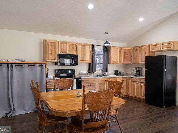 5th image of 364 Piney Knoll Pl