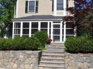 4 Rocky Hill Rd, Amesbury, MA 01913
