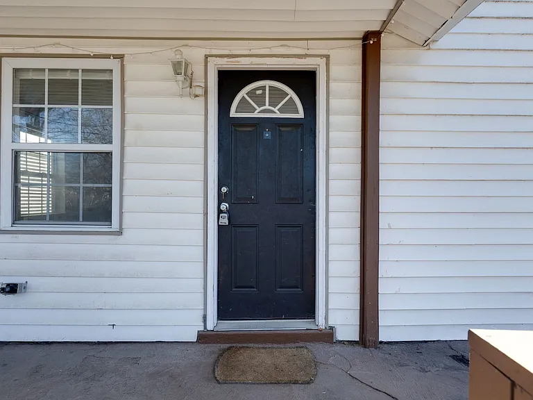 2412 Chapel Ave — Photo 6