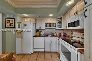 3050 NE 48th Ct #405 — Photo 21