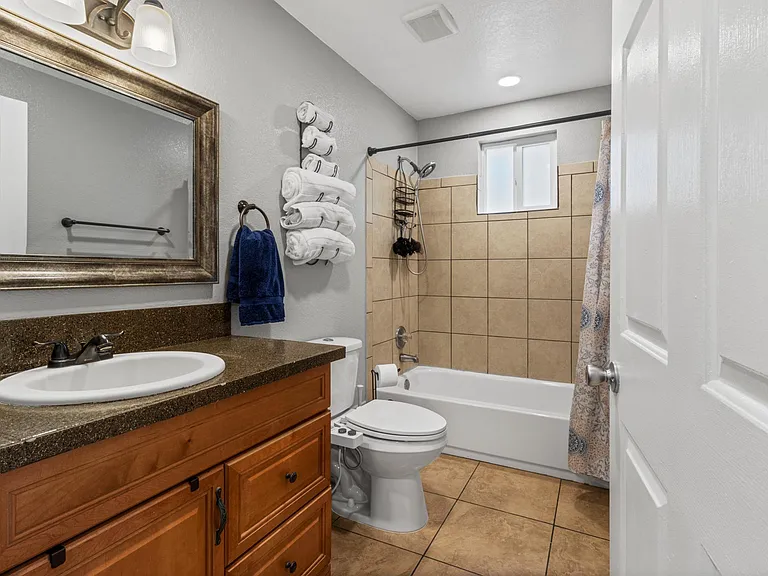 Full Bathroom