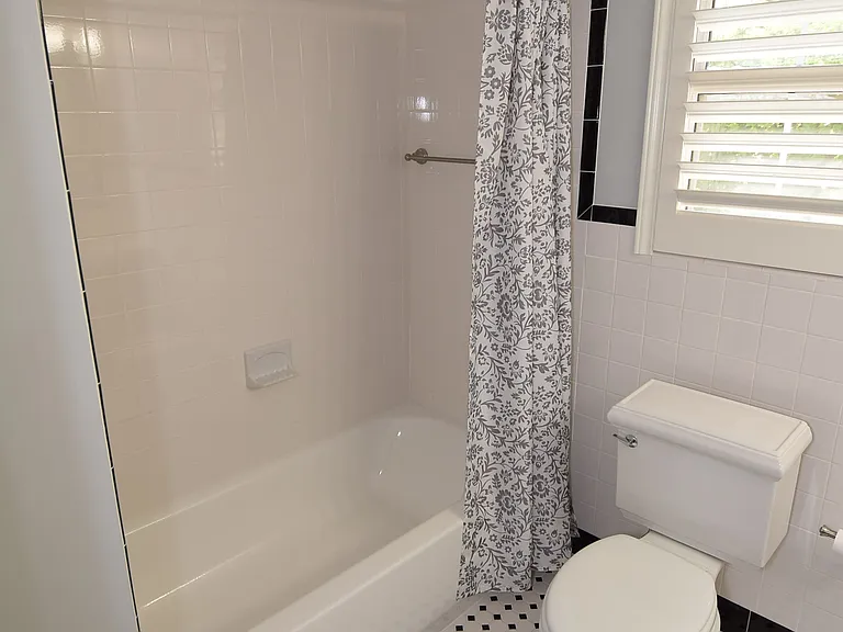 743 Newberry Dr — Photo 9