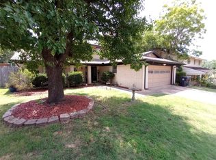 8008 NW 27th St, Bethany, OK 73008