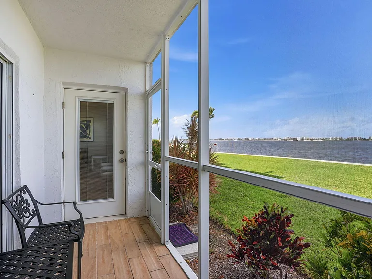 1516 S Lakeside Dr #103 — Photo 4