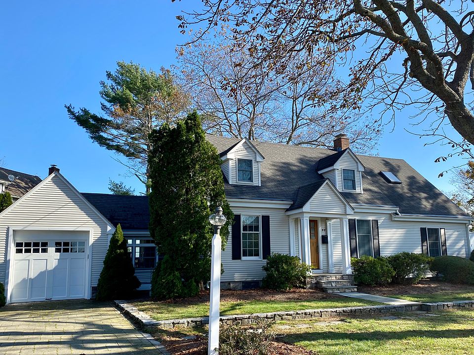 44 Willard Avenue