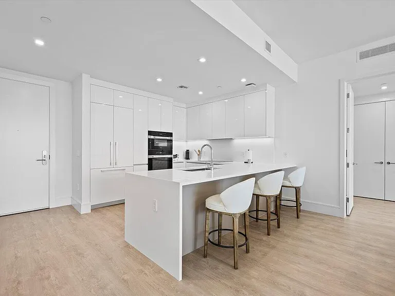 220 Lake Shore Dr #1513 — Photo 9