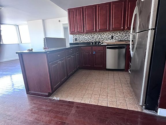 4th image of 133-38 Sanford Ave #8A