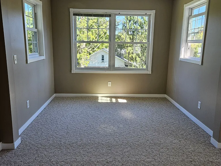 316 W Main St — Photo 4