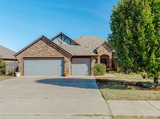3005 Alli Cir, Chickasha, OK 73018