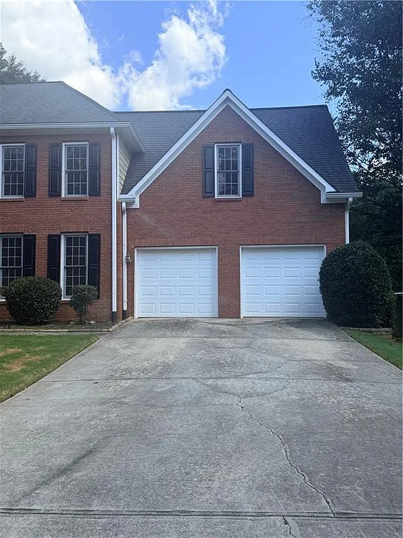 4 bed, 2.5 bath, 4052 sqft, $3,500 — Photo 4