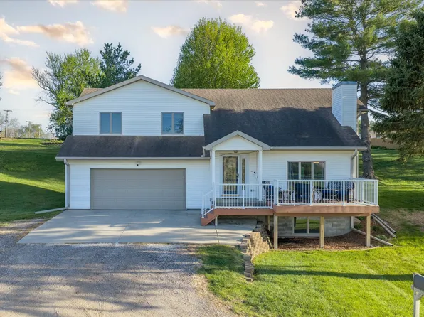 322 Hillcrest Dr, Logan, IA 51546