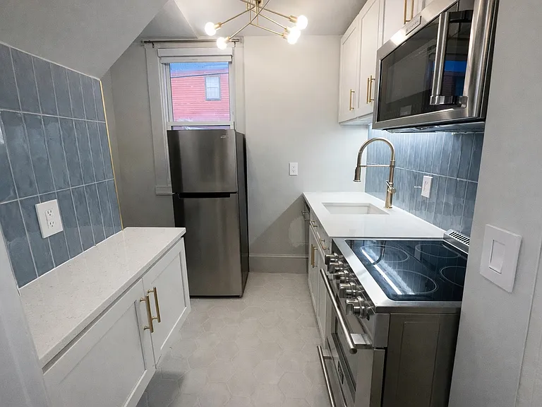 1153 Say Ave — Photo 5