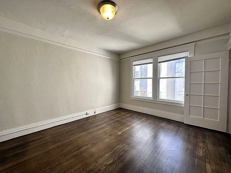 Palace Court Apartments — Photo 18