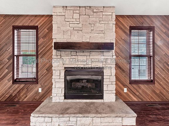 5th image of 813 Daniel Ln