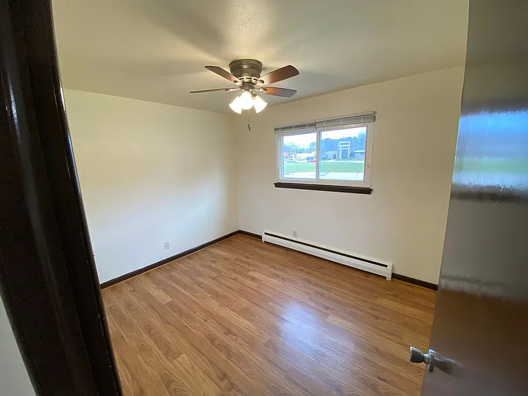 2910 E Bolivar Ave — Photo 19