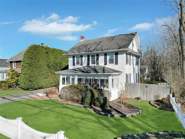 11 Atlantic Avenue, East Moriches, NY 11940
