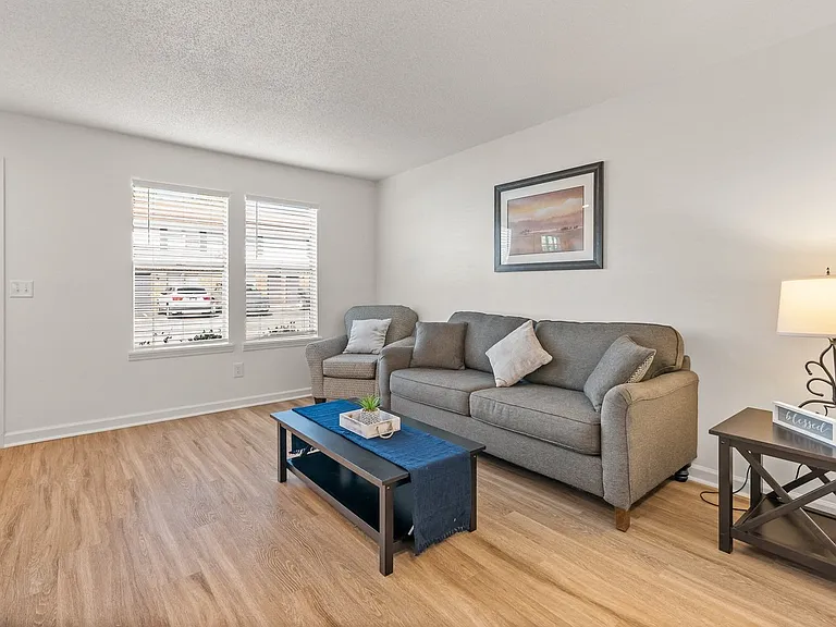 Harbour Lake Apartments — Photo 3