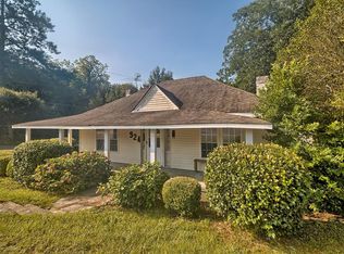 924 Bridge St, Saint Matthews, SC 29135