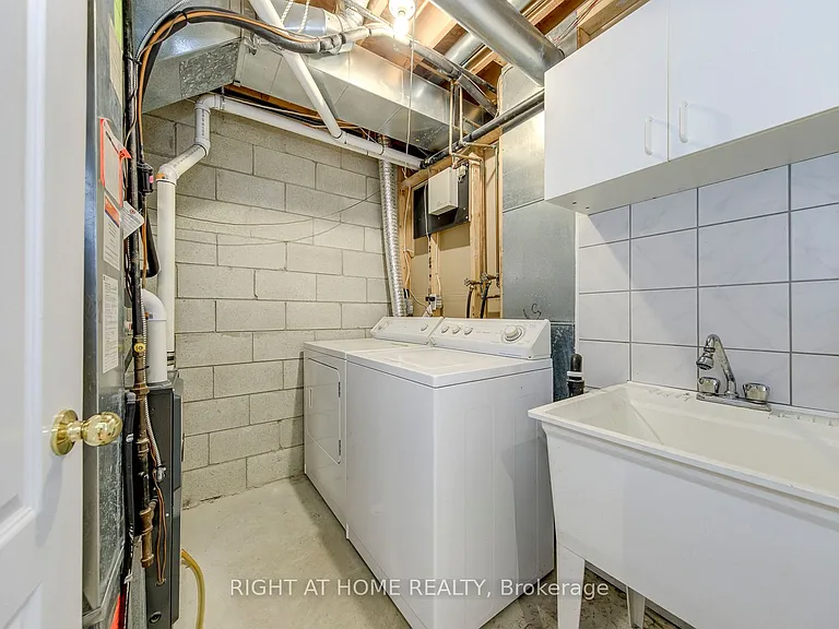 38 Fairview Rd W #38 — Photo 42
