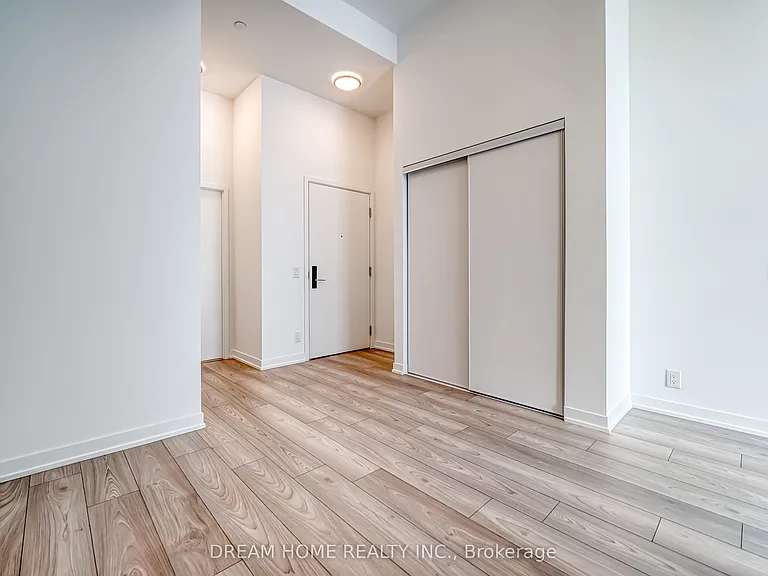 285 Dufferin St #705 — Photo 6