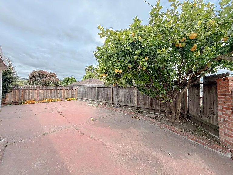 1226 Margery Ave — Photo 22