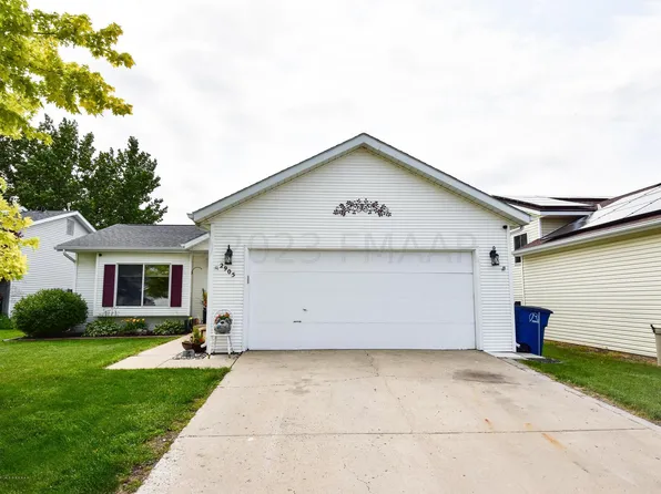 2905 29th Avenue Cir S, Moorhead, MN 56560