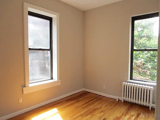 Rented by Anchor Associates | media 22