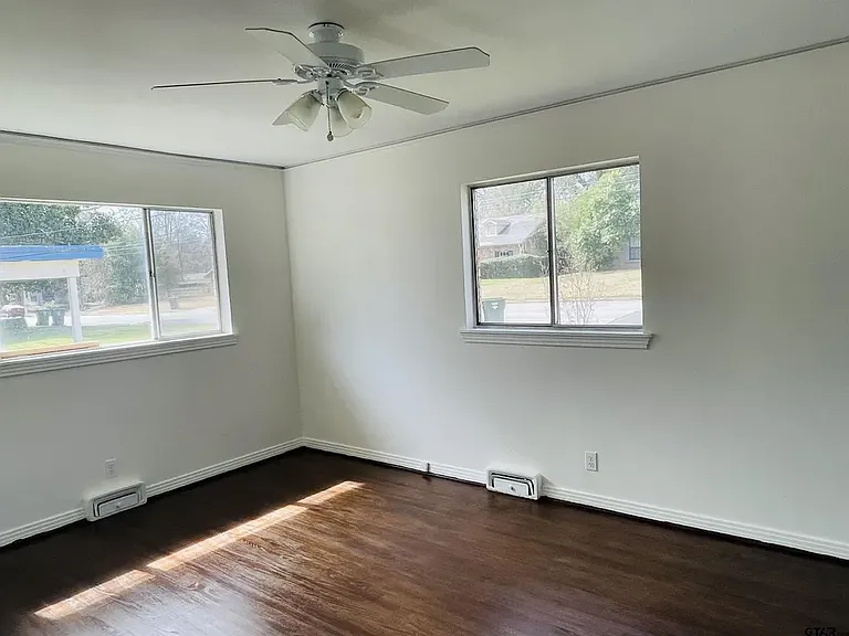 3210 S Donnybrook Ave — Photo 9