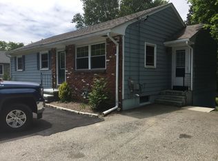 327 Metacom Ave, Bristol, RI 02809