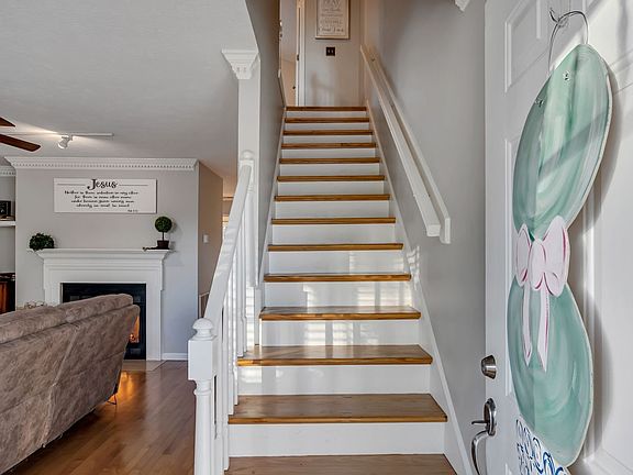 5th image of 614 Brentmeadow Cir