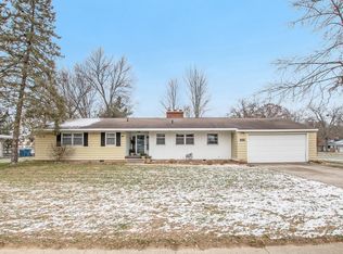 5101 10 Mile Rd NE, Rockford, MI 49341