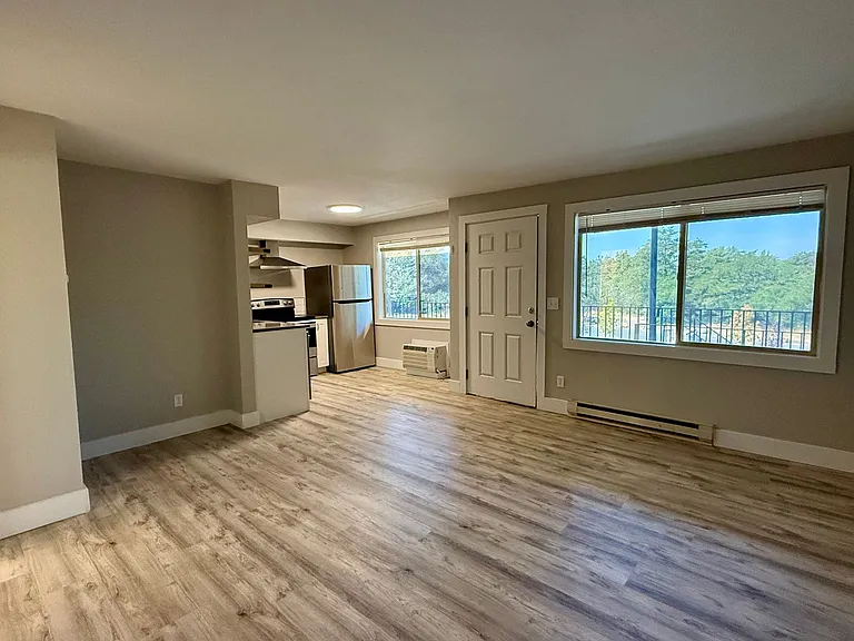 Mission Apartments — Photo 15