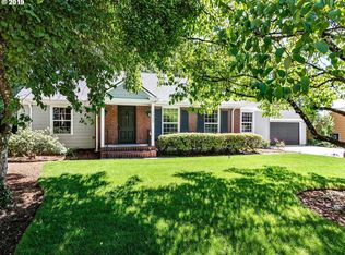 7700 SW Broadmoor Ter, Portland, OR 97225