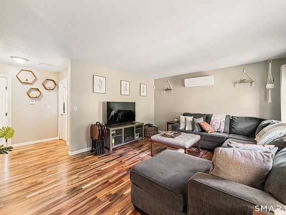 2nd image of 19 Colony Street