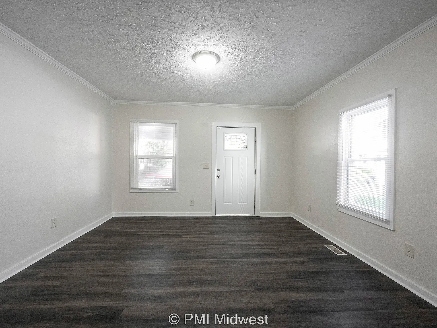 3 bed, 1.5 bath, 1250 sqft, $1,400 — Photo 4