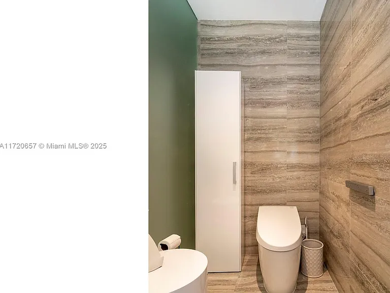 18975 Collins Ave #4102 — Photo 34
