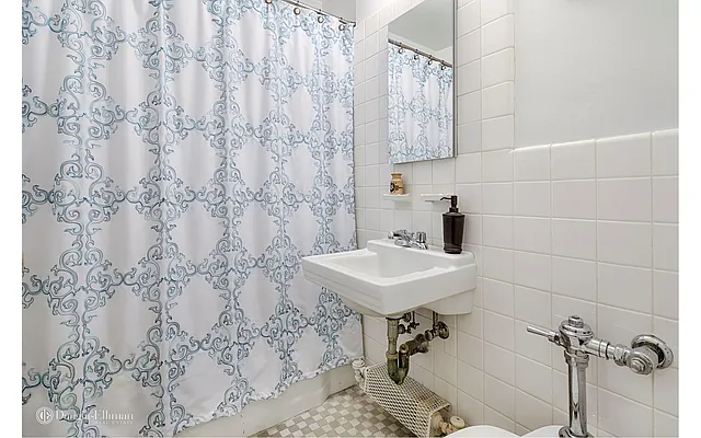 Rented by Douglas Elliman | media 25