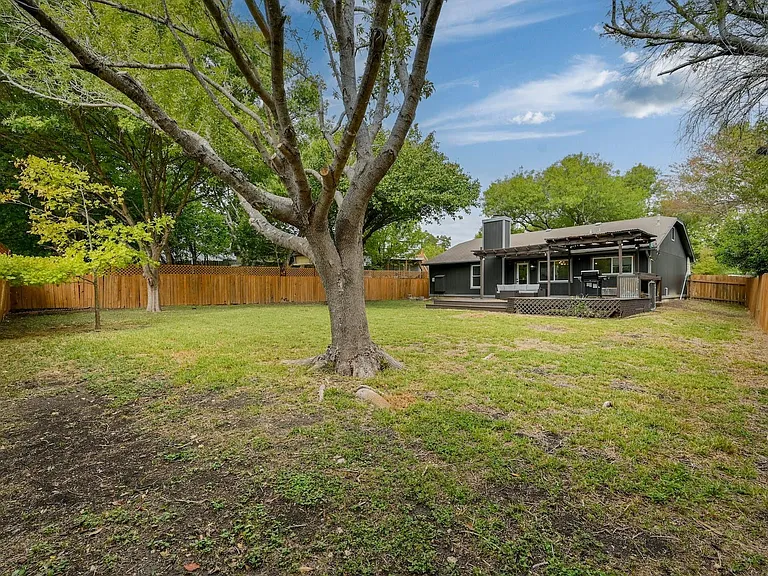 1807 Krizan Ave — Photo 37