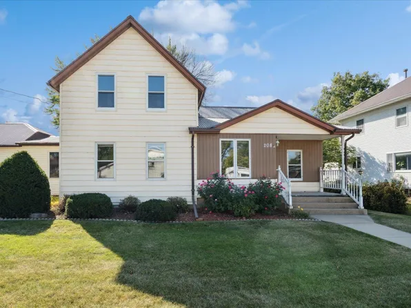 208 1st St S, Worthington, IA 52078