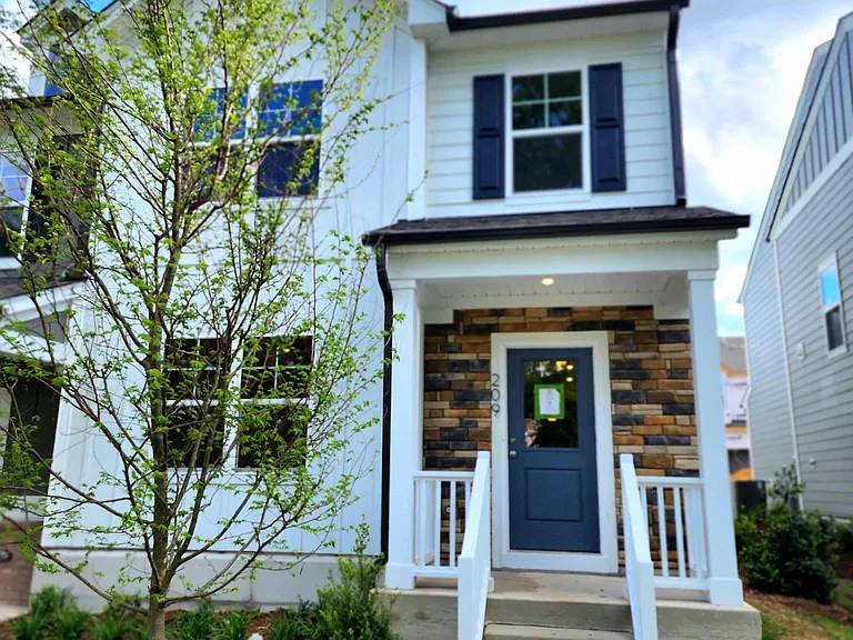 209 Truss Bridge St — Photo 2
