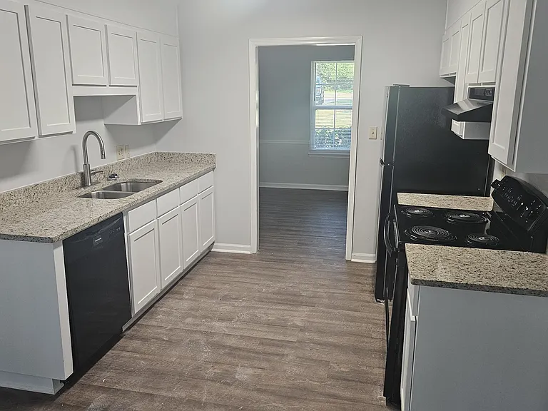 202 Dunaway Dr — Photo 4
