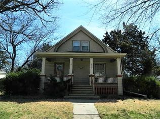 909 E 9th Ave, Winfield, KS 67156