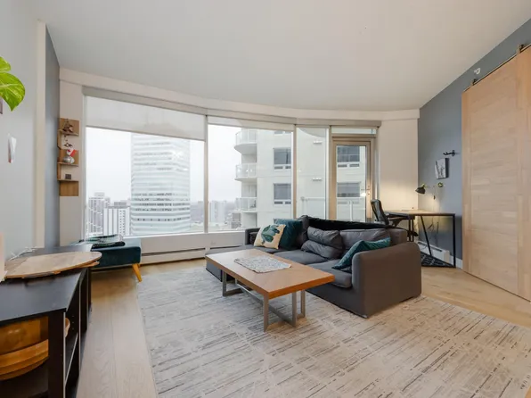 10152 104th St NW #2004, Edmonton, AB T5J 0B6