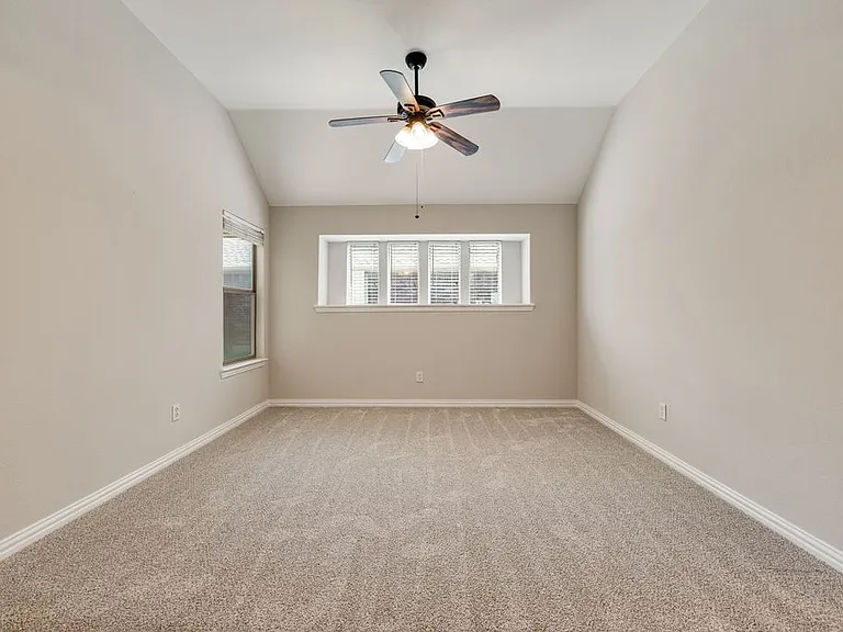 7600 Shasta Dr — Photo 9