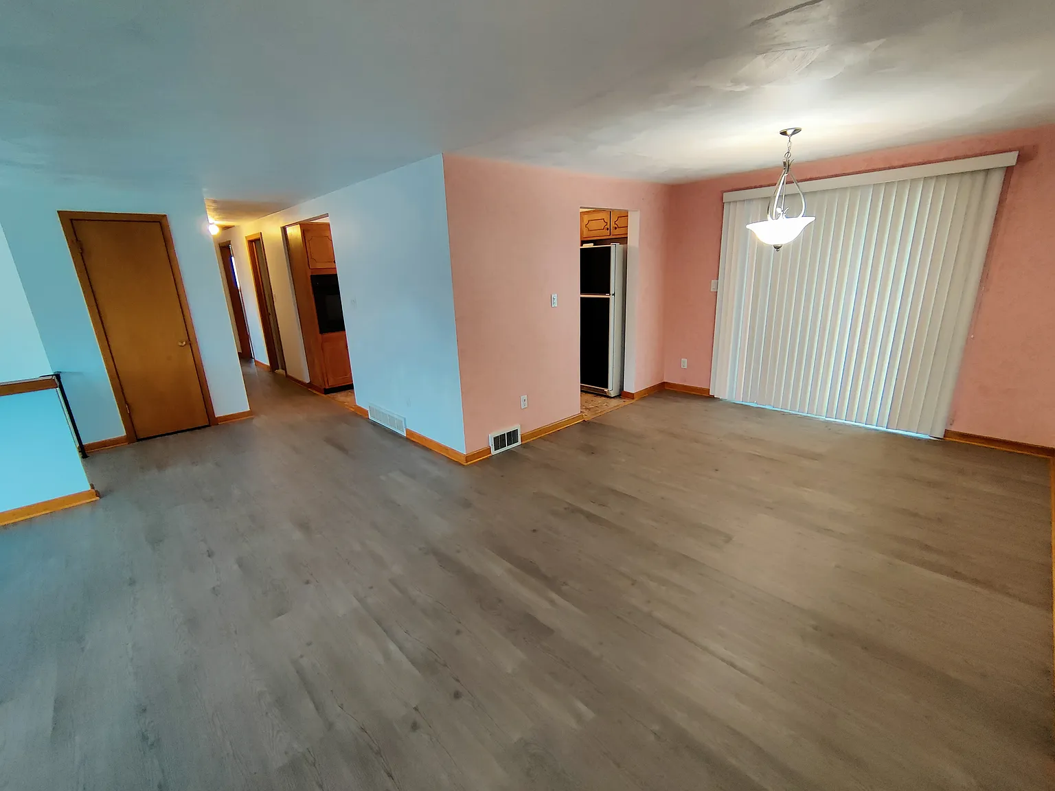 3 bed, 1904 sqft, $2,300 — Photo 4