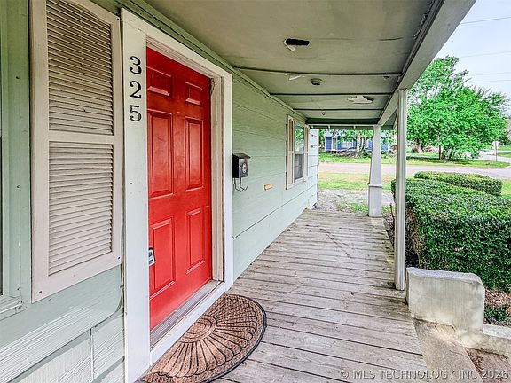 4th image of 325 W Chickasaw St