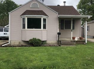 2911 S Walnut St, Springfield, IL 62704