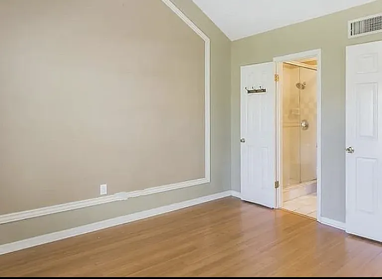 1226 Villa Ln #R200 — Photo 5