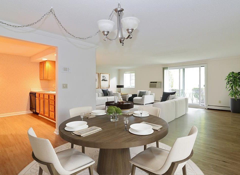 Royal Crest Warwick Apartment Homes Apartment Rentals Warwick, RI Zillow