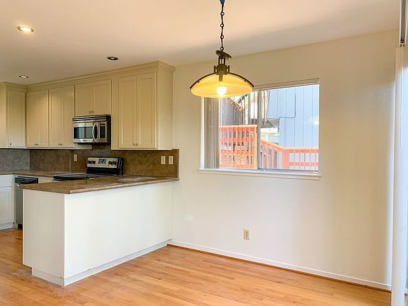 3rd image of 54 Cleland Ave APT 5